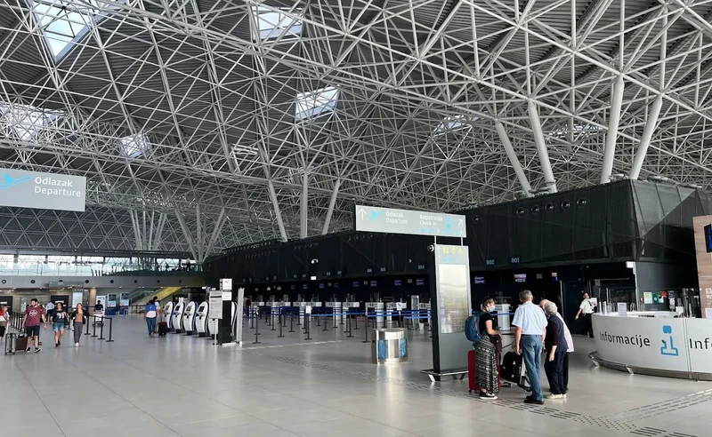 Sala de salidas de la Terminal 02